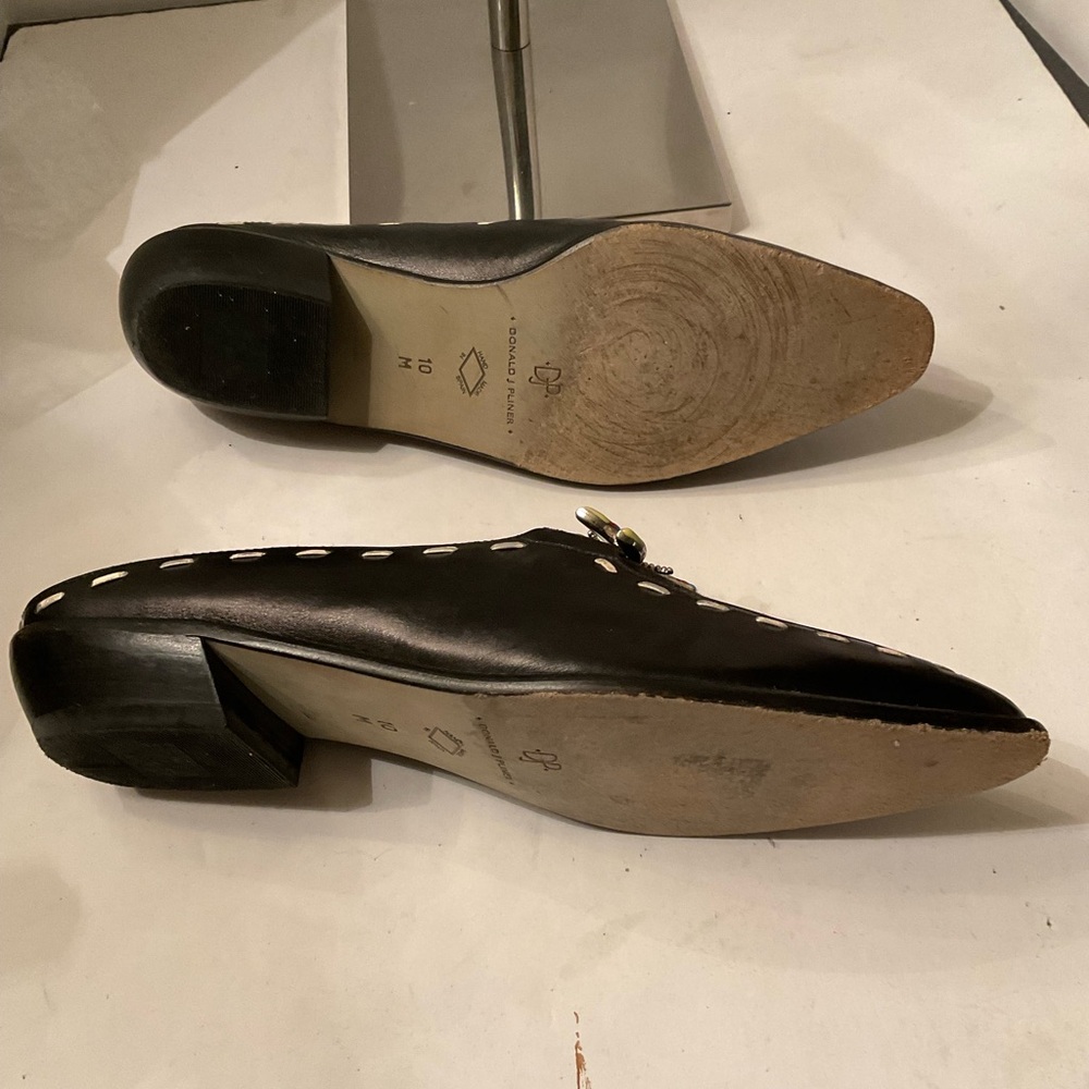 Donald Pliner blk western style beaded bug on toe. - Picture 4 of 4